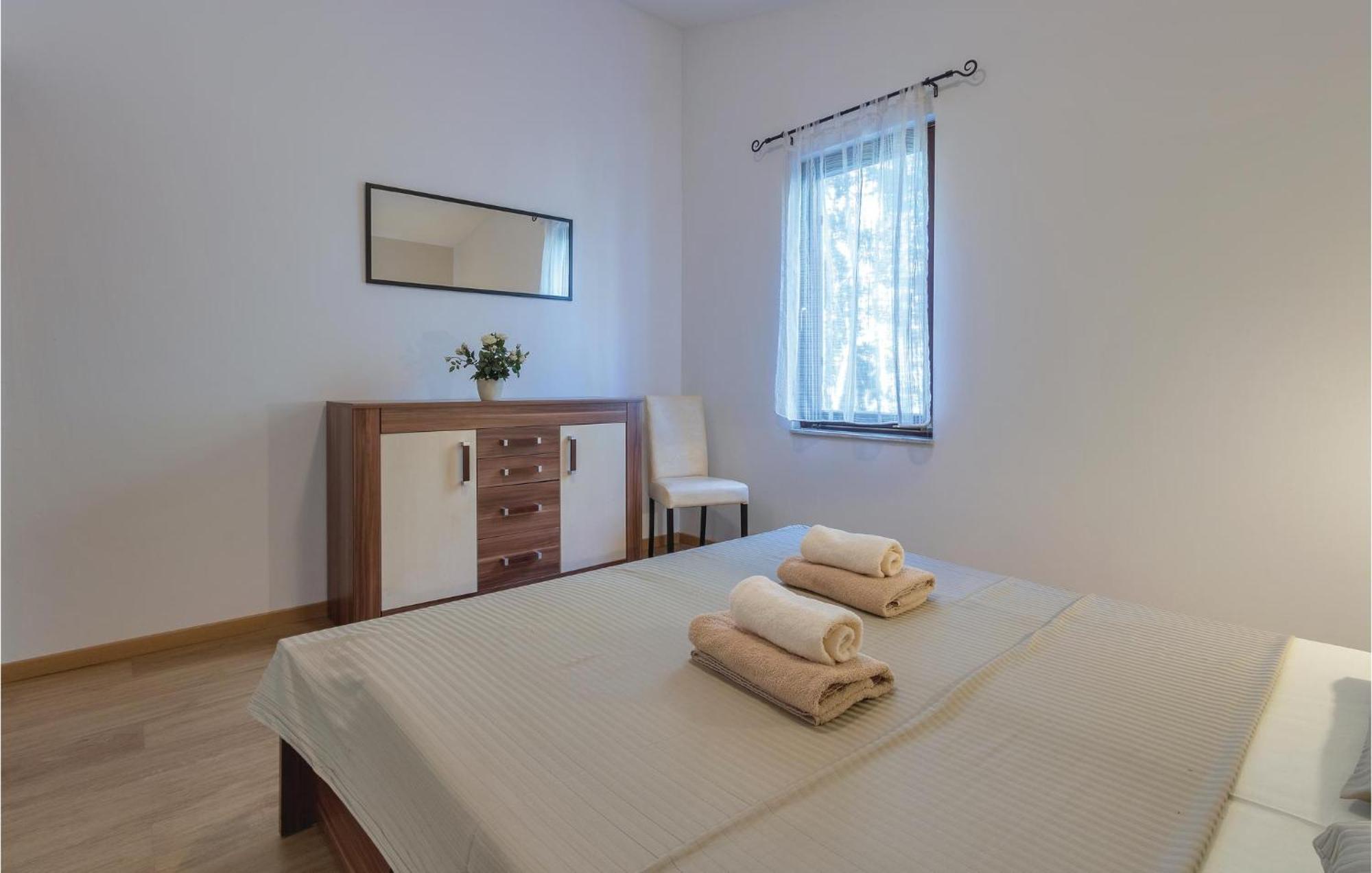 Lovely In With Kitchen Appartement Pula